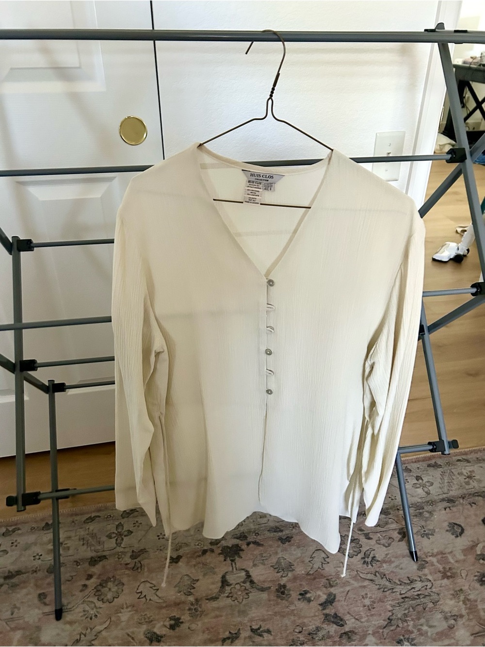 Cielo Cream Long-Sleeve V-Neck Button Front Blouse